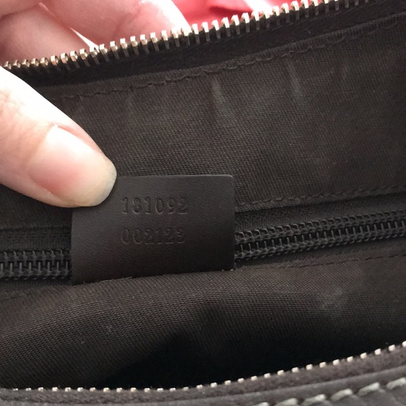 *SOLD* Ladies Authentic Gucci crossbody bag - Picture 10 of 13